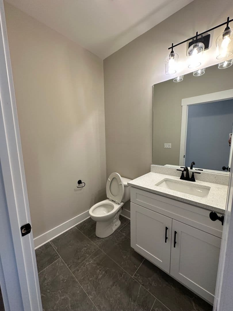 Ringgold House: 537 Willow Grove Court