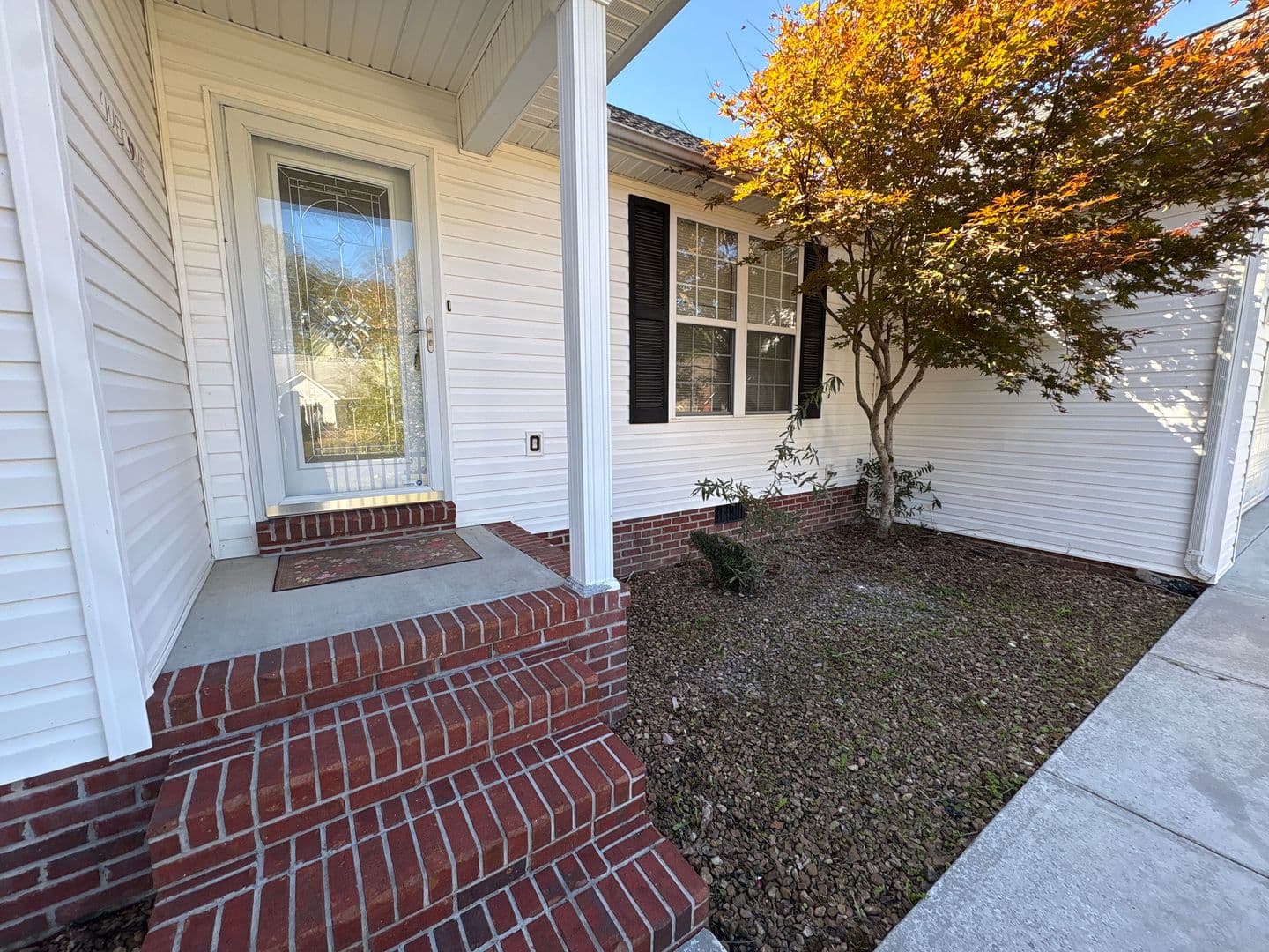 Manchester House: 1503 5th Avenue