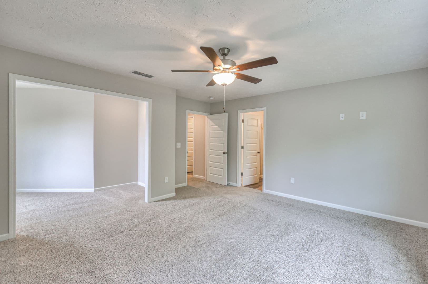 Manchester Townhome: 230 Creek Wood Rd.