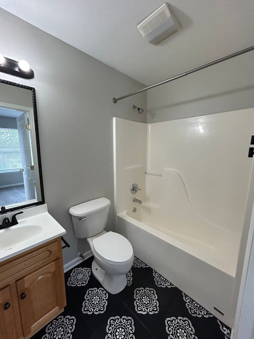 Chattanooga House: 223 W 37th Street