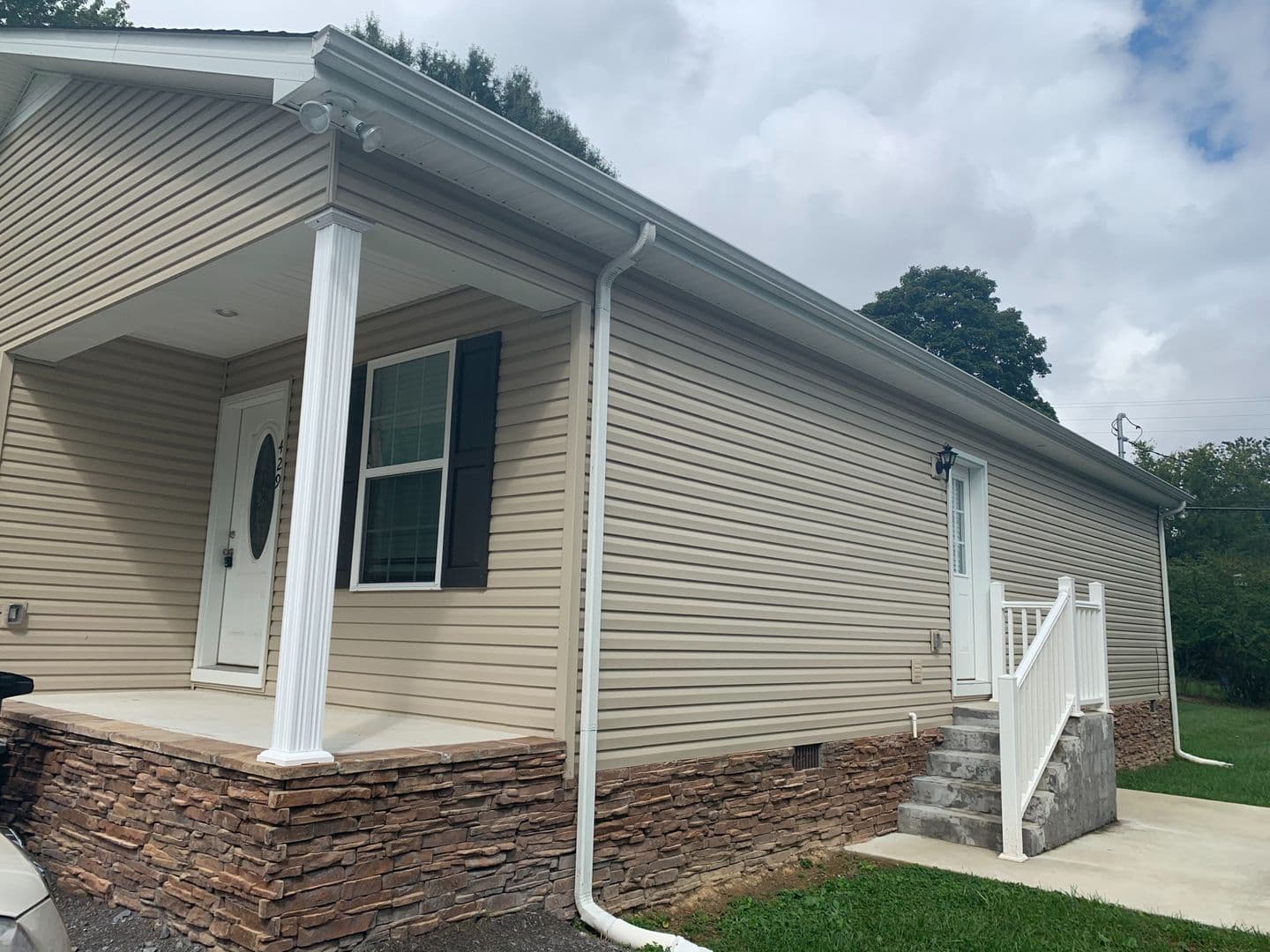 Tullahoma House: 429 Oakwood Rd