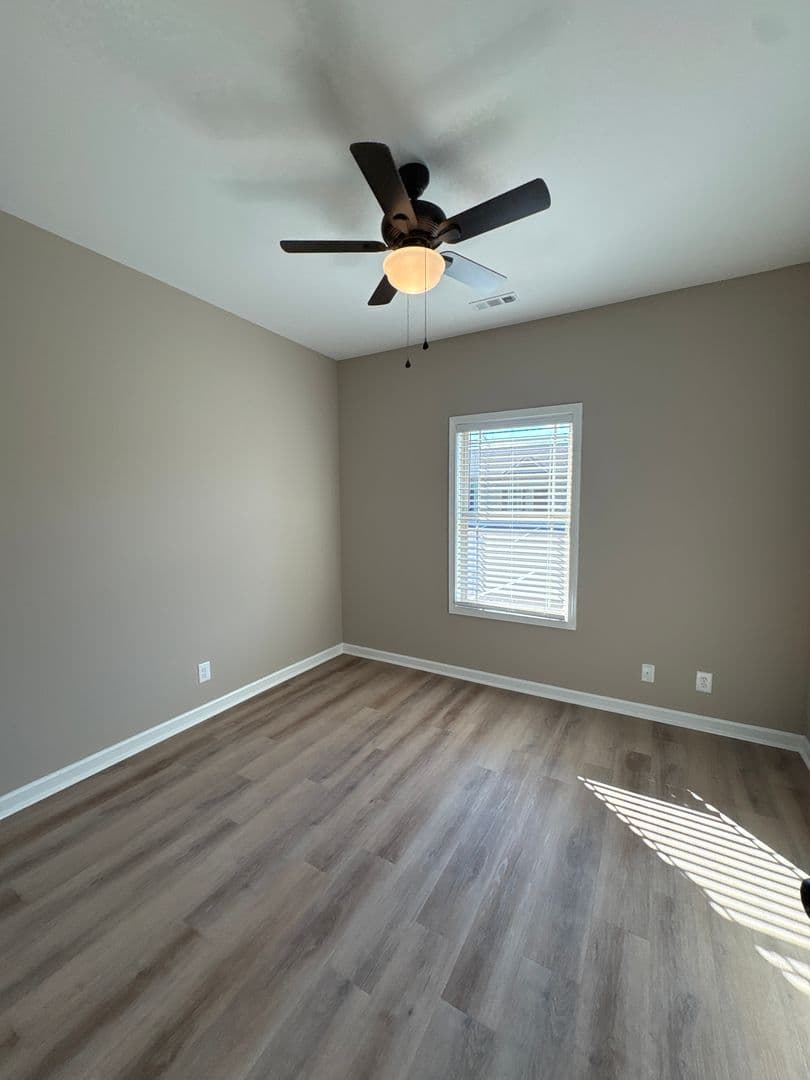Manchester Apartment: 1109 S Spring St.
