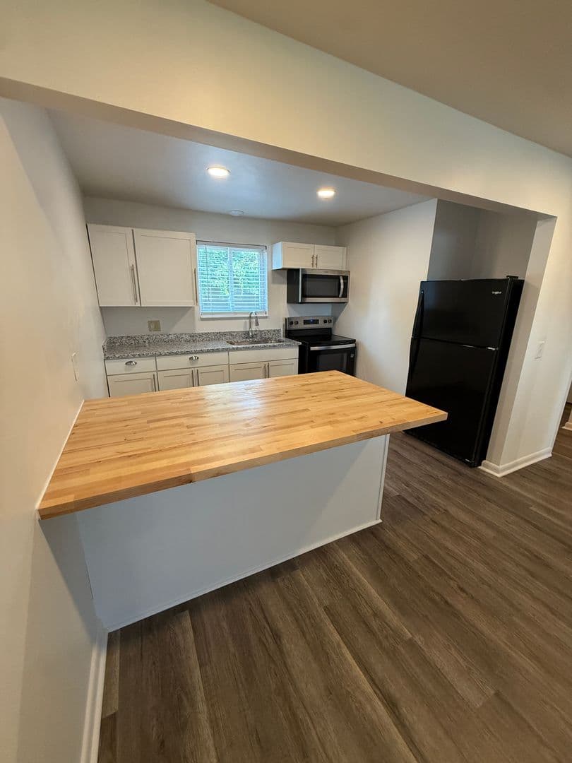 Nashville Apartment: 1826 Lebanon Pike