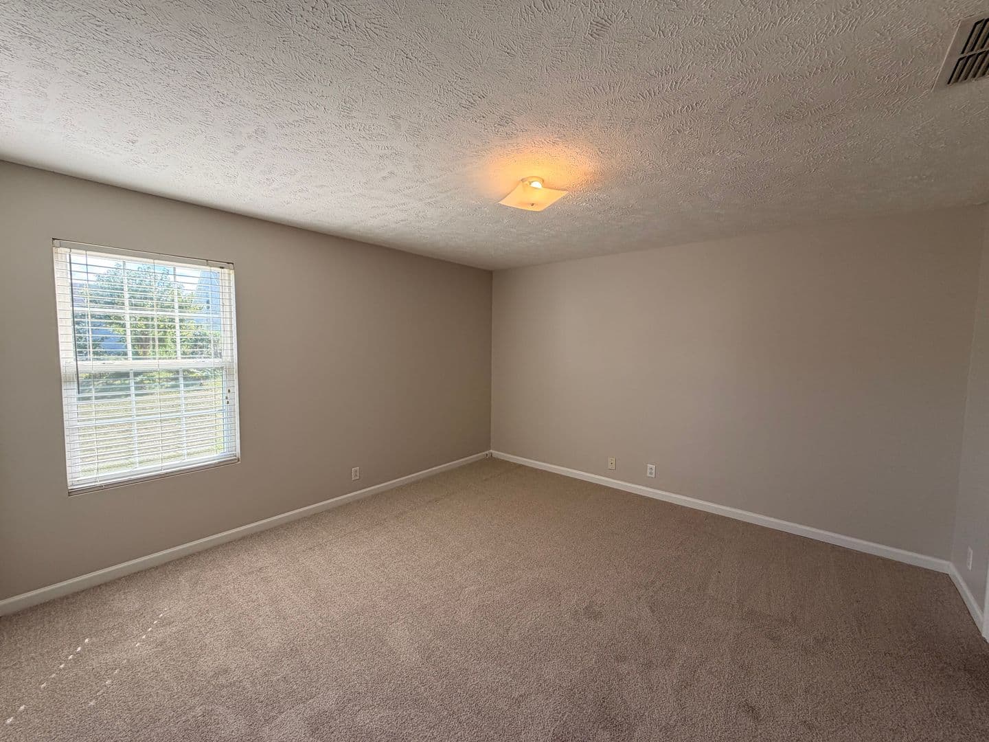 Murfreesboro House: 1836 Antebellum Drive
