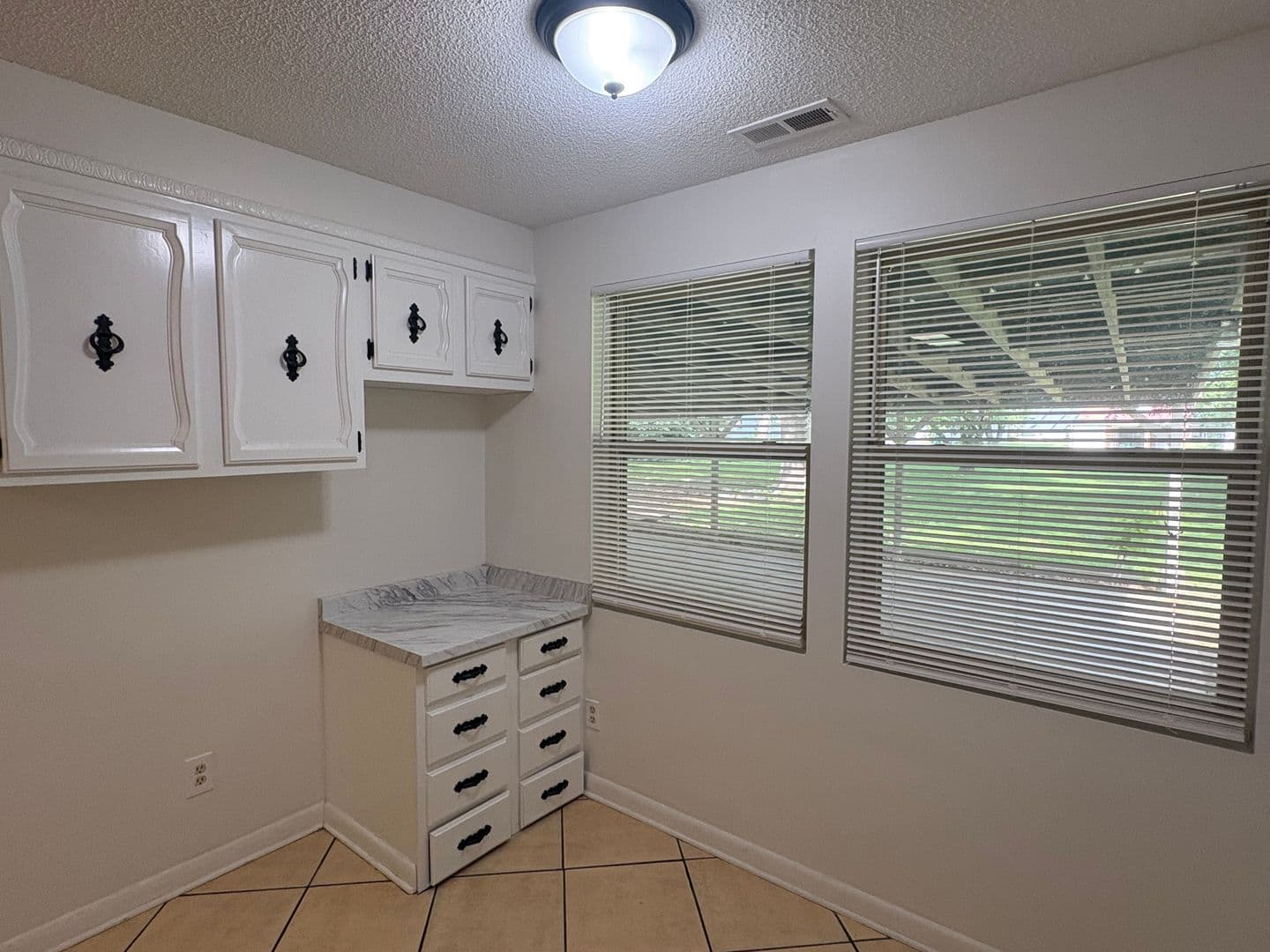Winchester Apartment: 408 3rd Avenue NW
