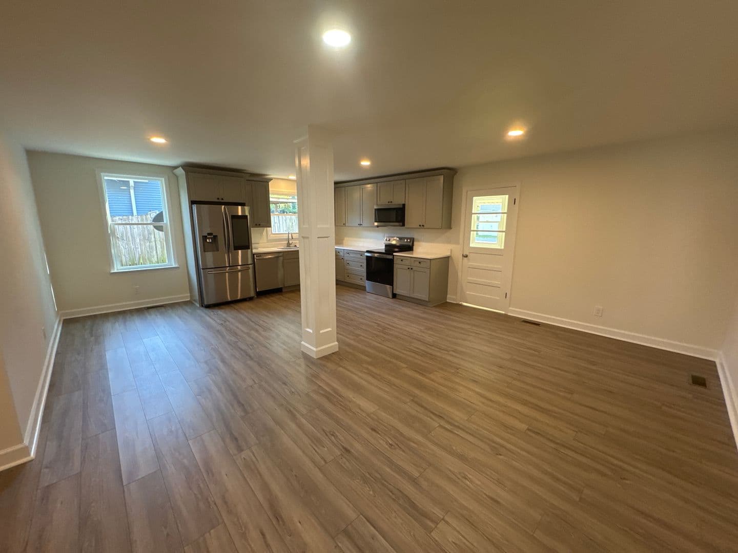 Lebanon House: 114 N Hatton Ave