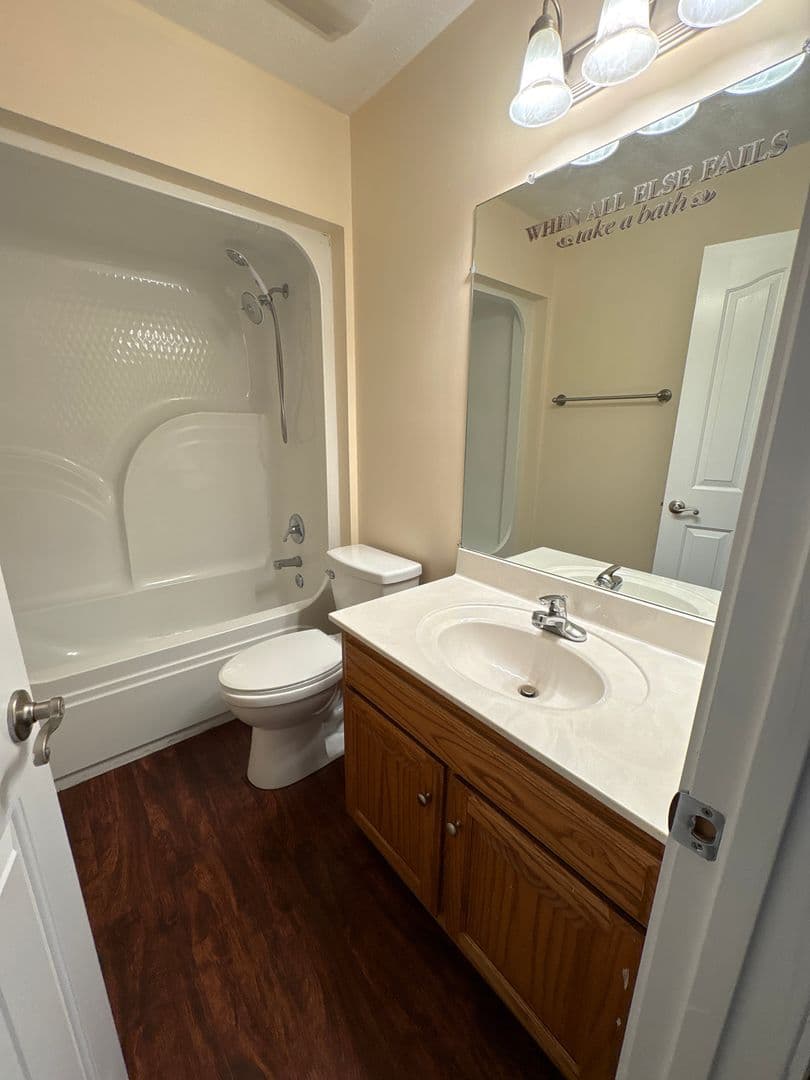 Manchester House: 1503 5th Avenue