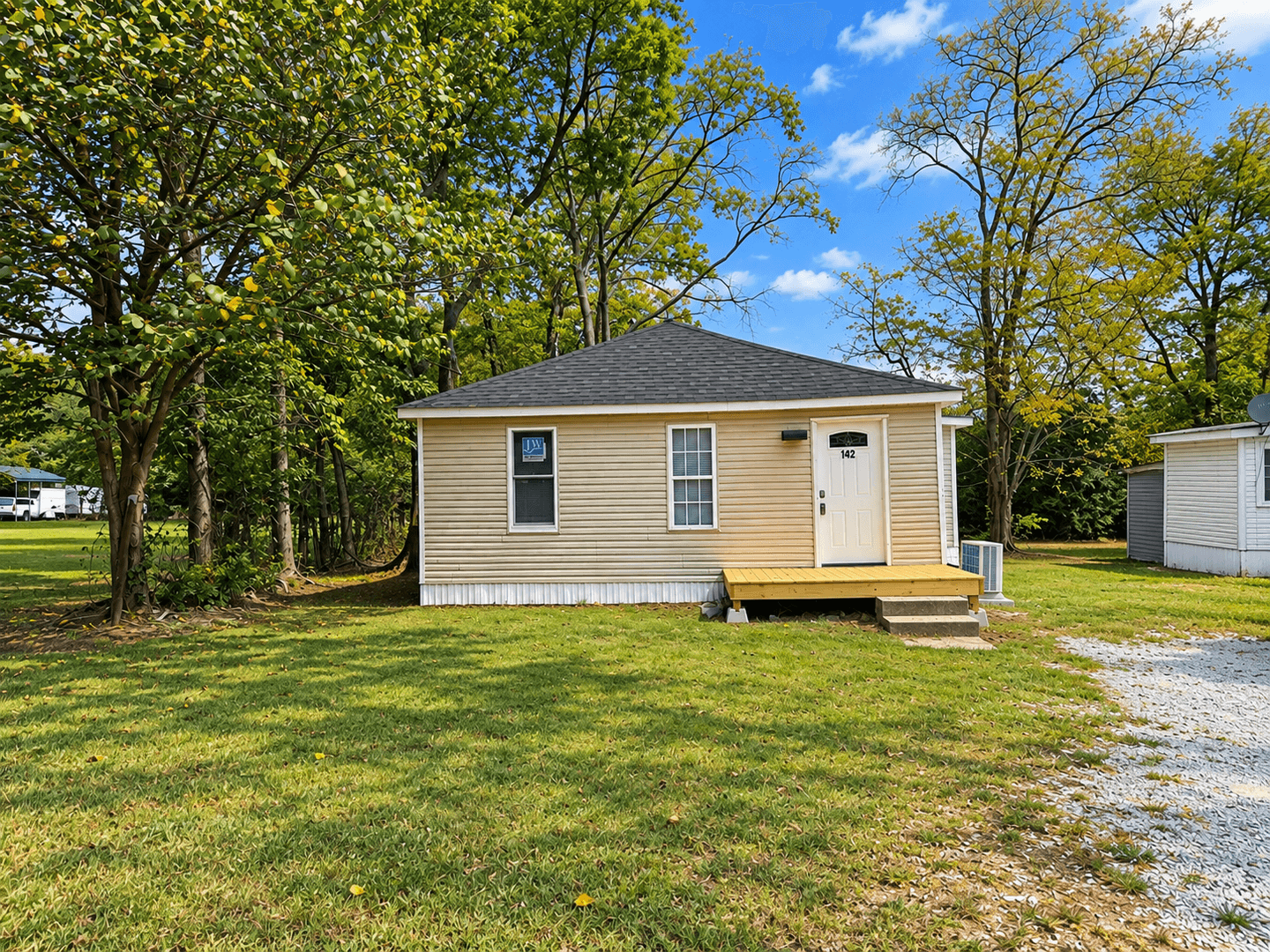 Shelbyville House: 142 Warner Bridge Road