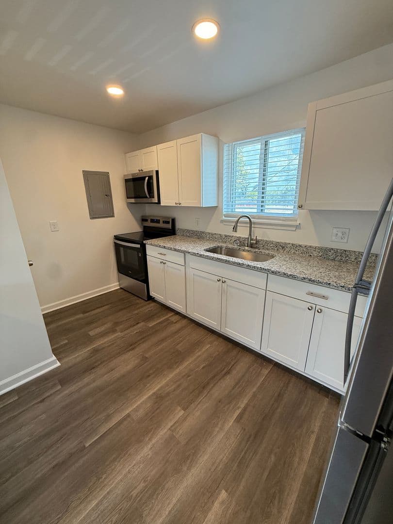 Nashville Apartment: 1826 Lebanon Pike
