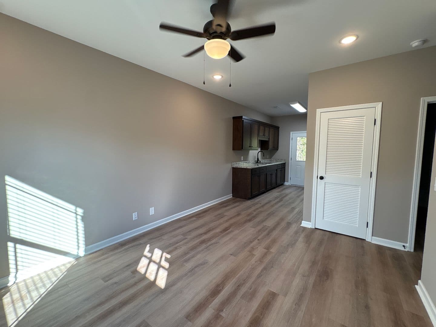 Manchester Apartment: 1109 S Spring St.