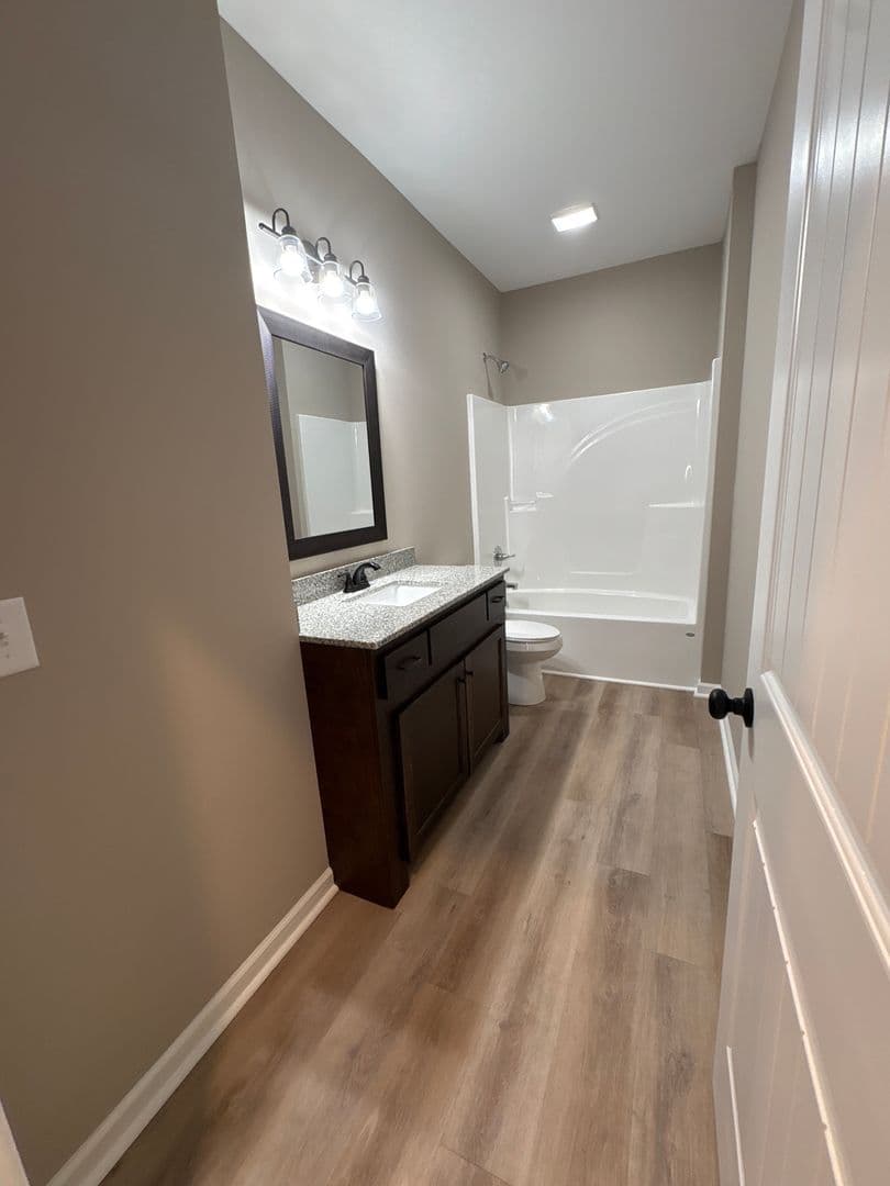 Manchester Apartment: 1109 S Spring St.
