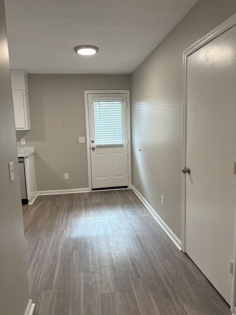 Manchester Townhome: 506 E. Main Street