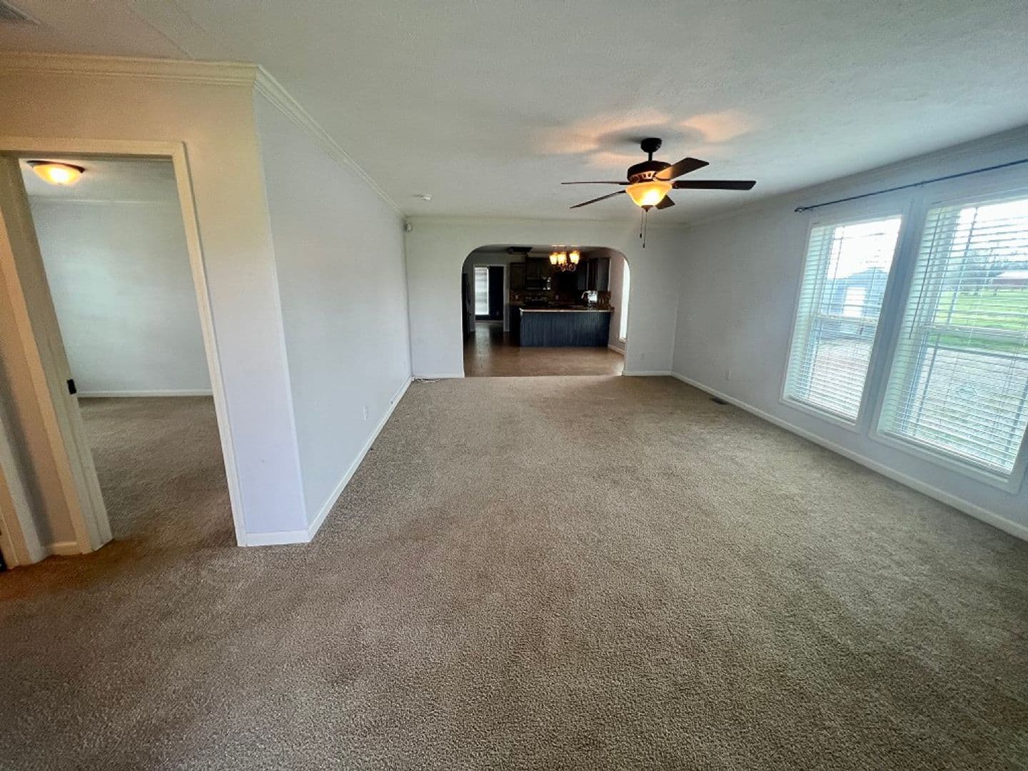 Shelbyville House: 1625 Hwy 64 W
