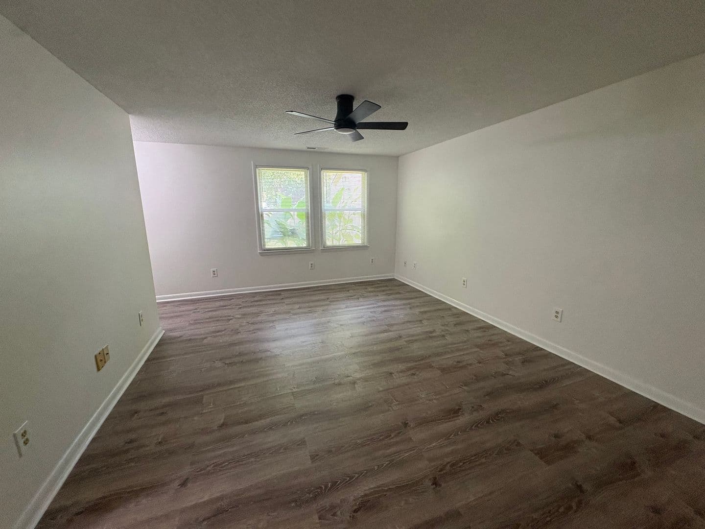 Winchester Apartment: 408 3rd Avenue NW