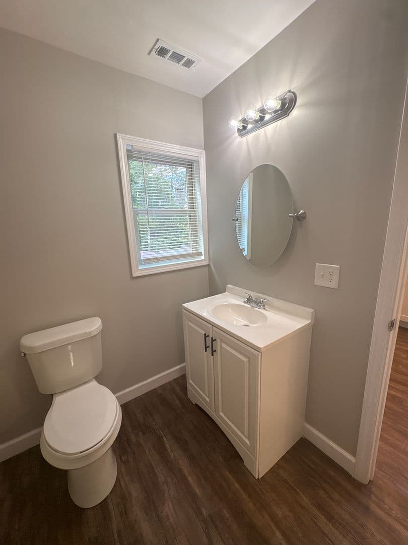 Winchester Apartment: 408 3rd Avenue NW