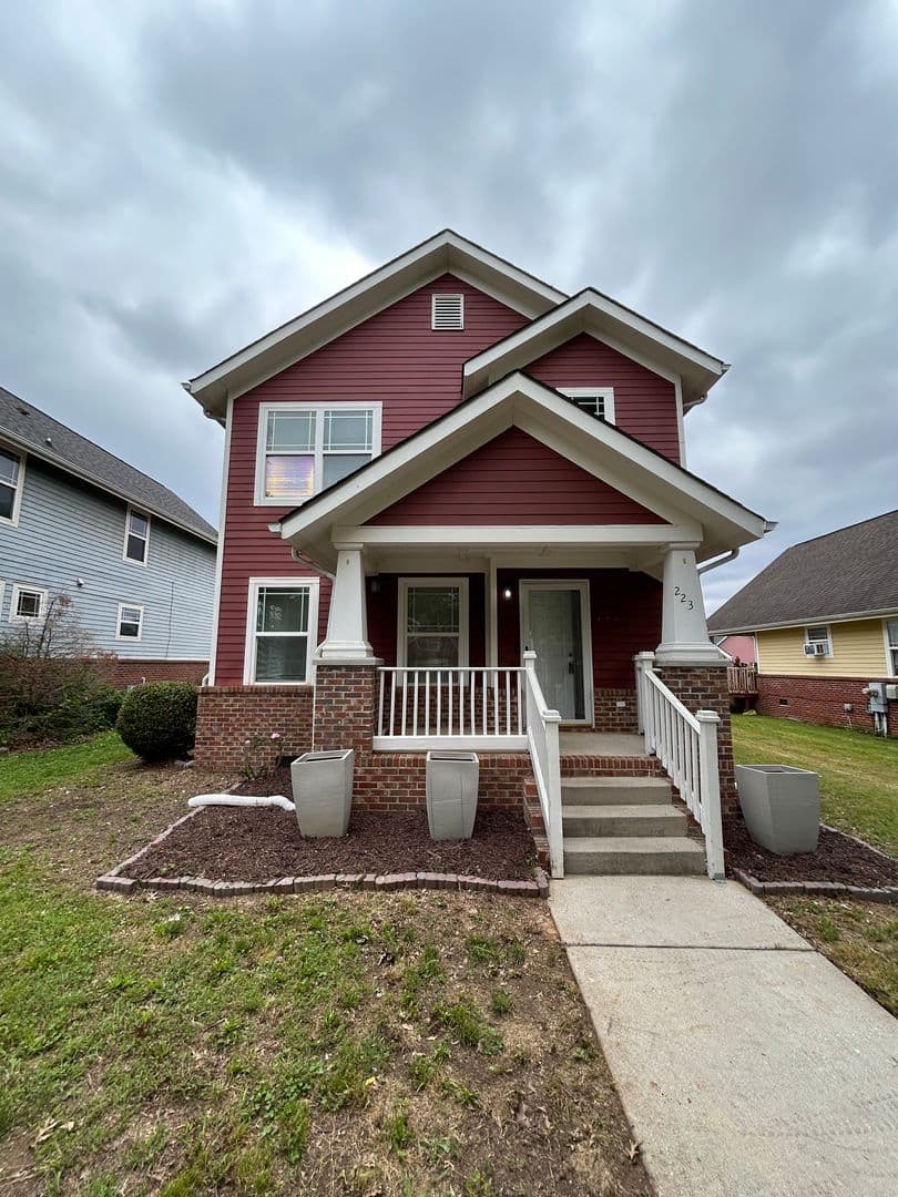 Chattanooga House: 223 W 37th Street