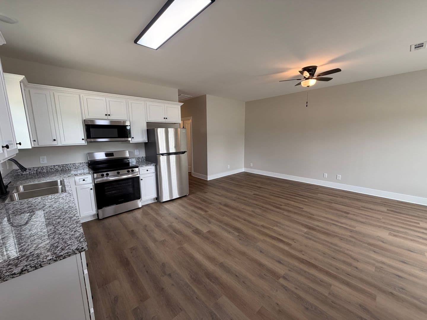 Shelbyville House: 201 Cates St