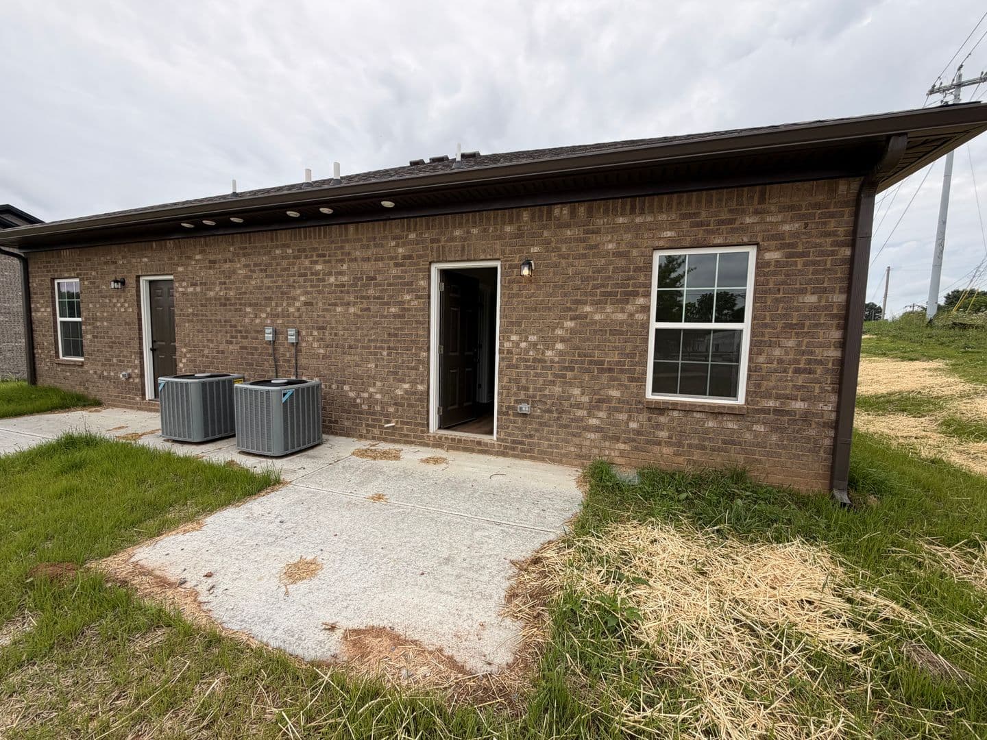 Shelbyville House: 201 Cates St