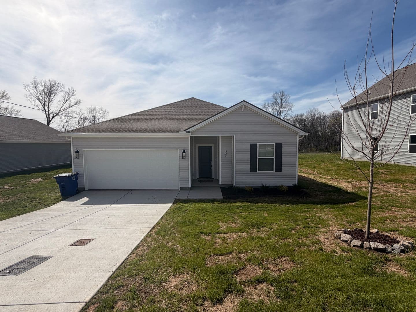 Shelbyville House: 225 idle Drive