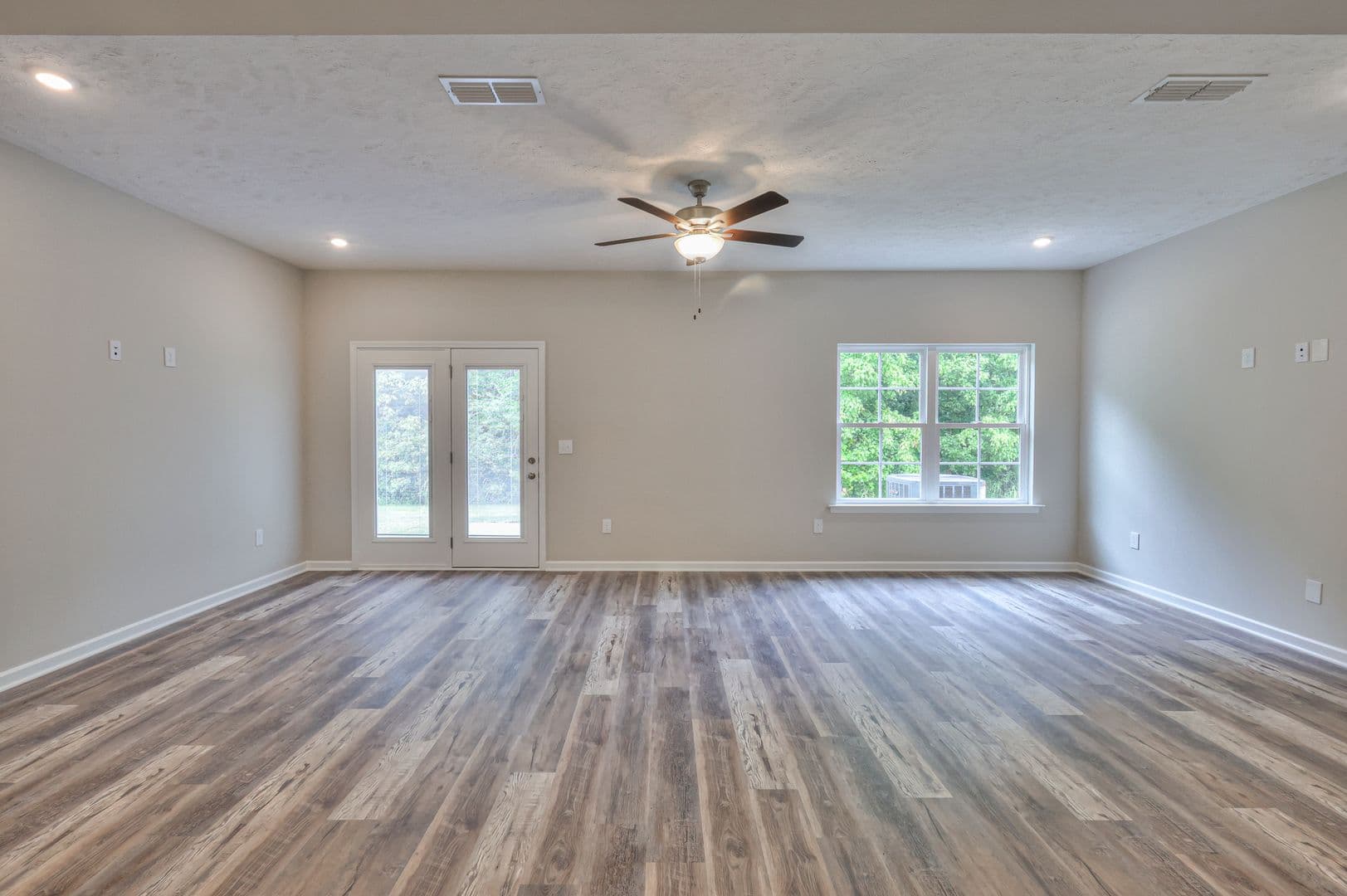 Manchester Townhome: 230 Creek Wood Rd.