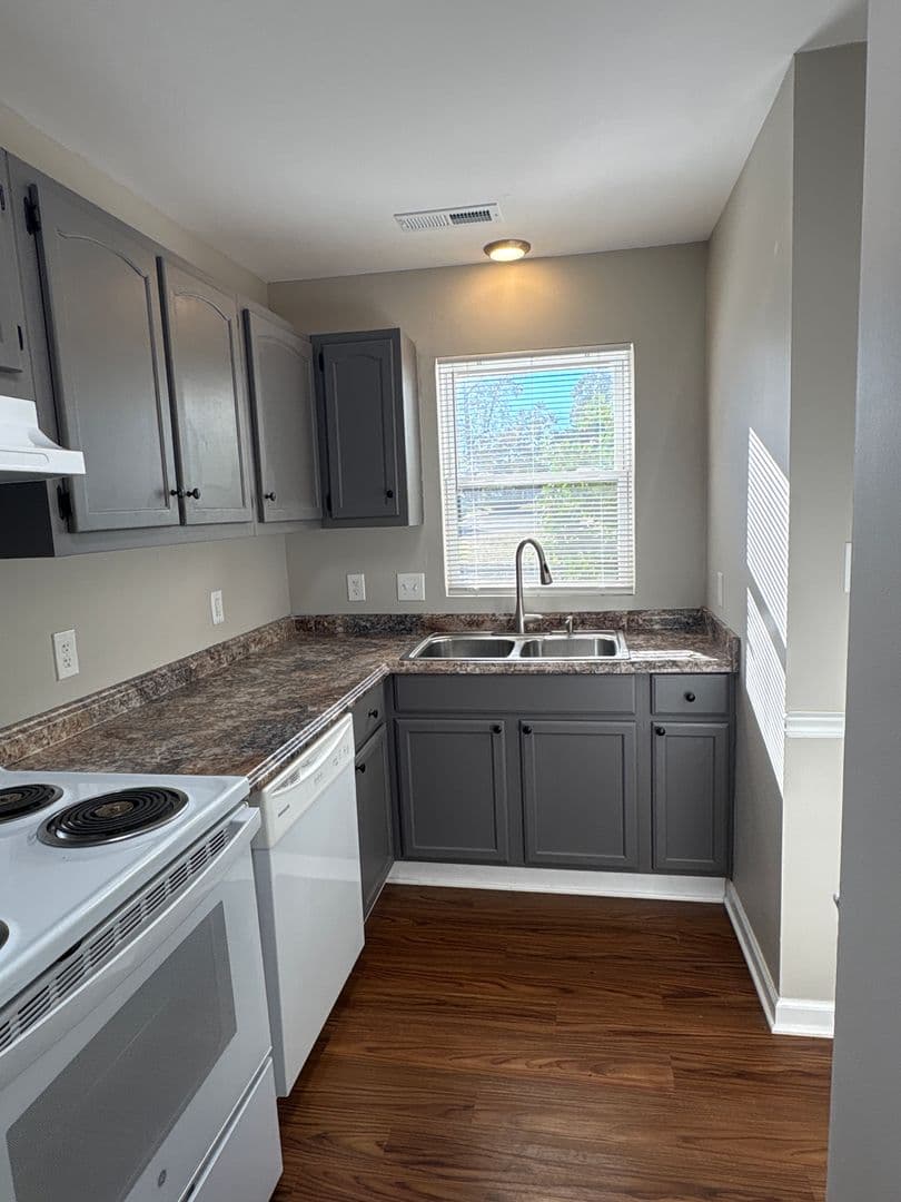 Tullahoma Townhome: 601 E Grundy St.