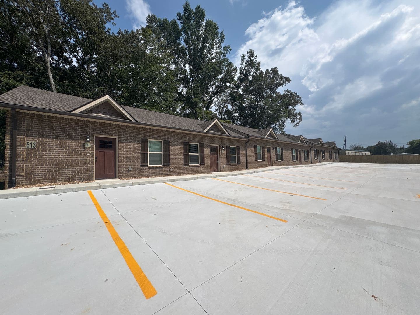 Manchester Apartment: 513 West End Circle