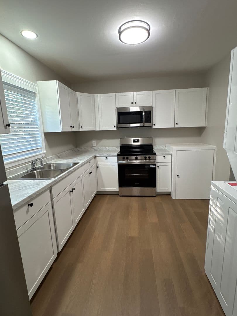 Winchester Apartment: 609 N High Street