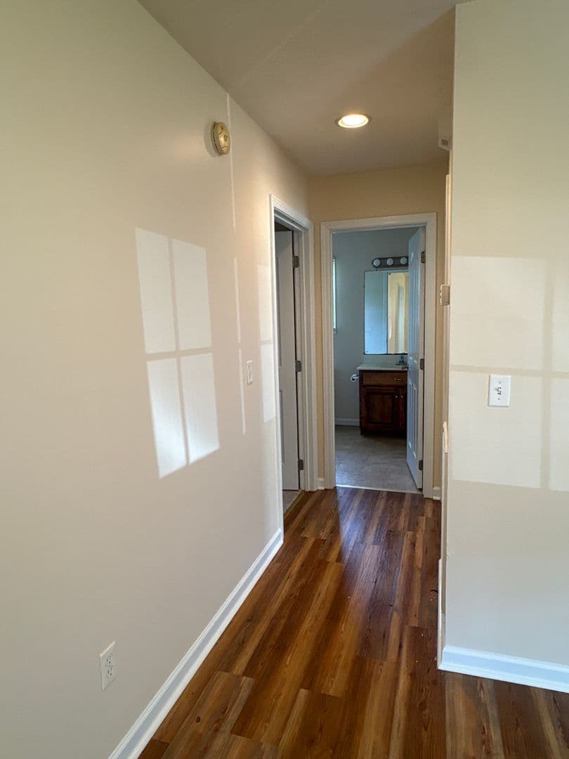 Manchester House: 307 Forrestwood Drive