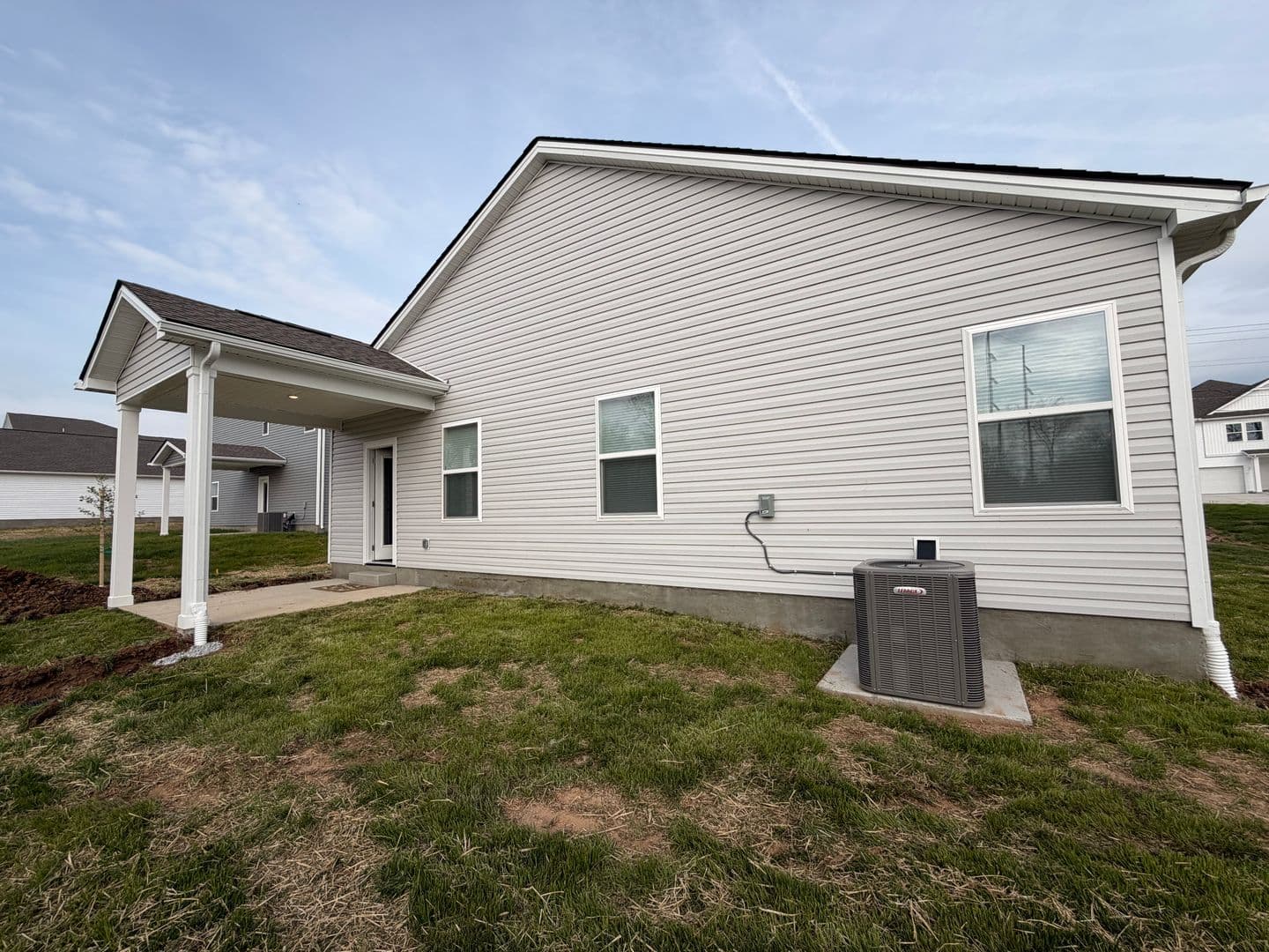 Shelbyville House: 225 idle Drive