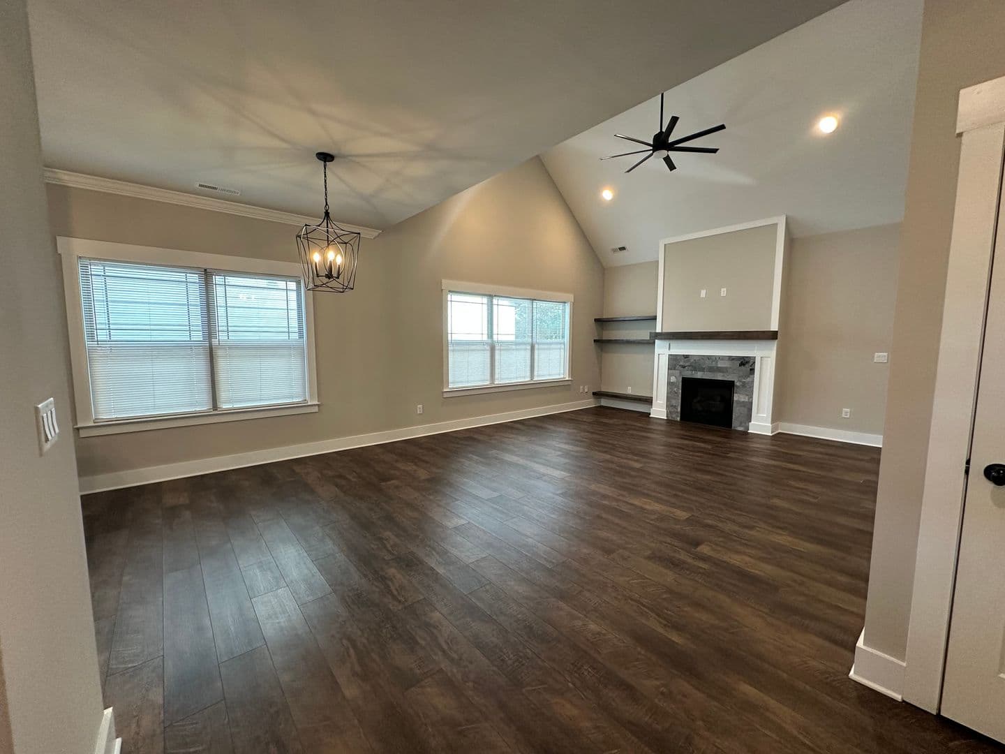 Ringgold House: 537 Willow Grove Court