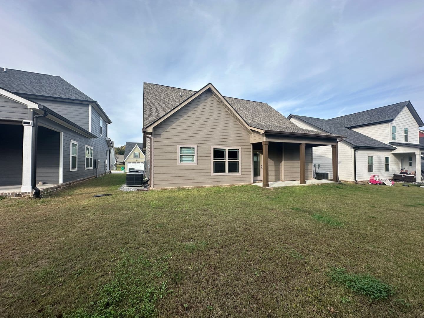 Ringgold House: 537 Willow Grove Court