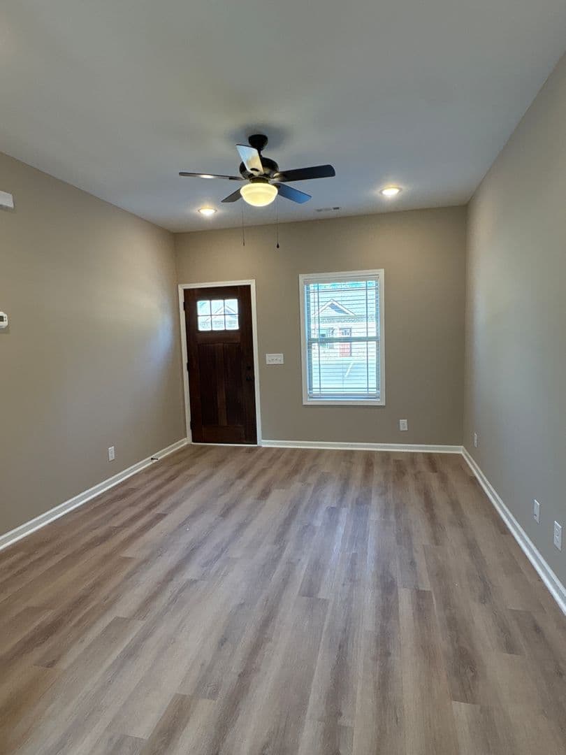 Manchester Apartment: 1109 S Spring St.