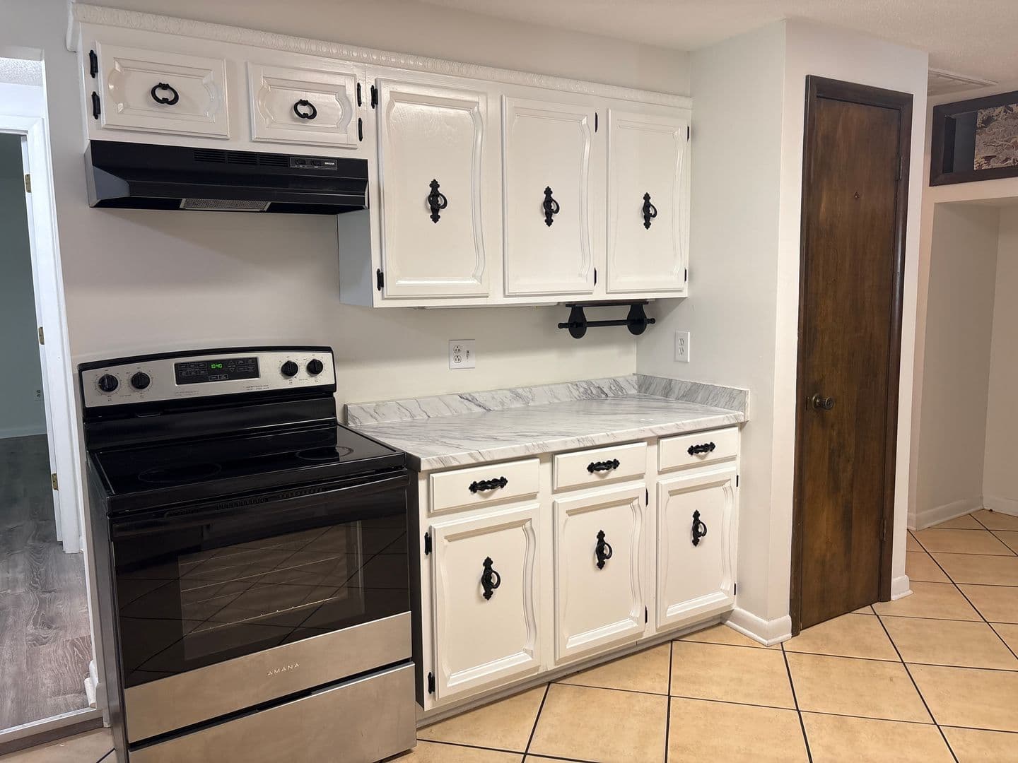 Winchester Apartment: 408 3rd Avenue NW