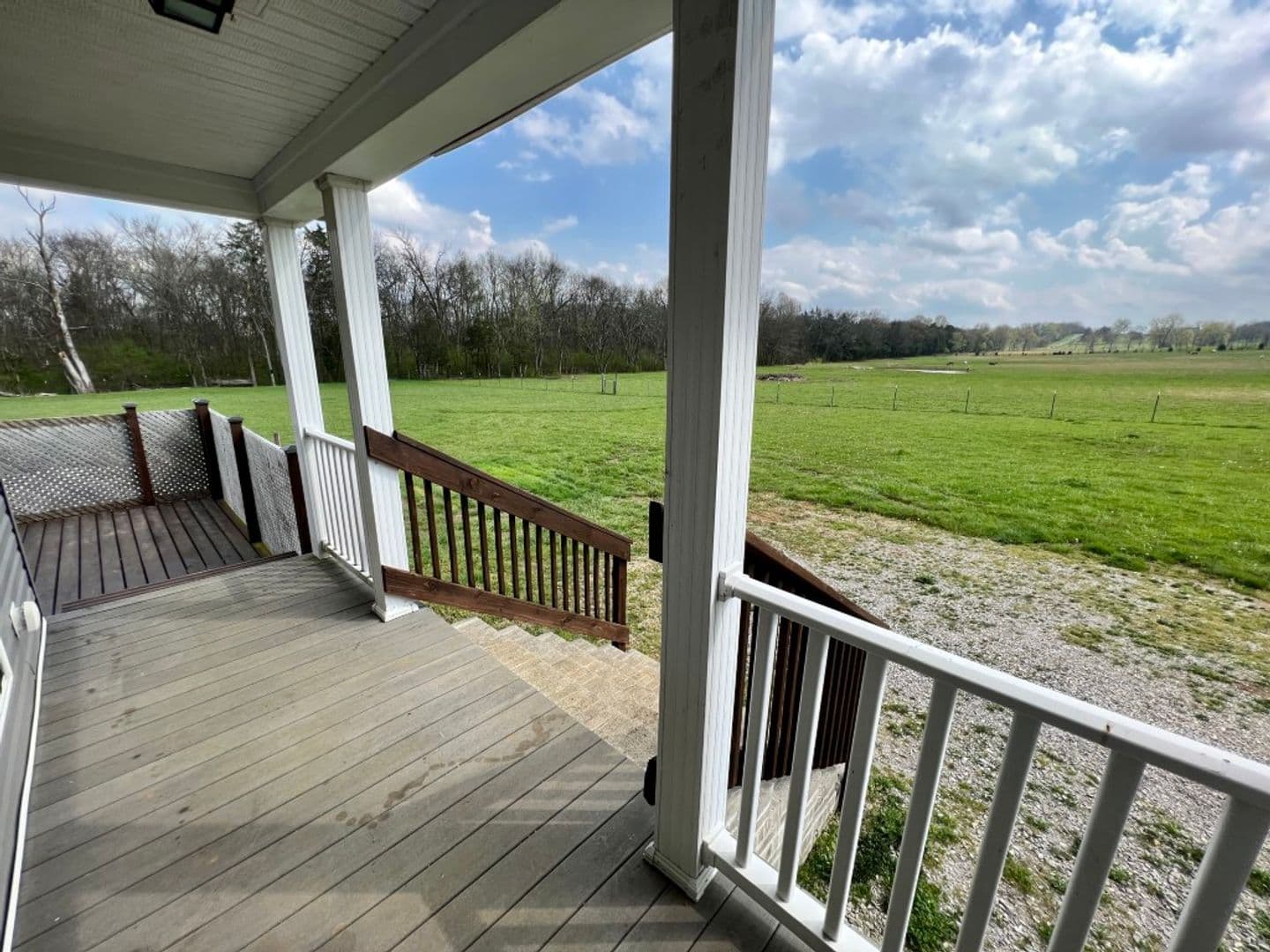 Shelbyville House: 1625 Hwy 64 W
