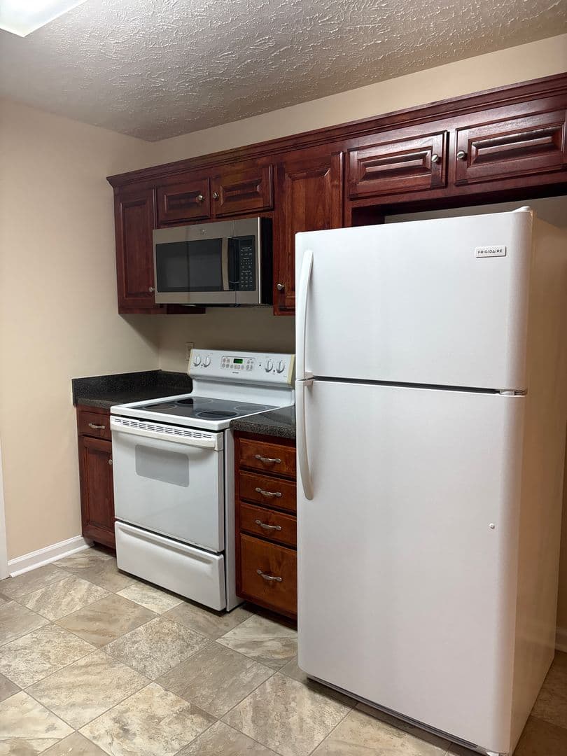 Manchester House: 173 Forrestwood Drive