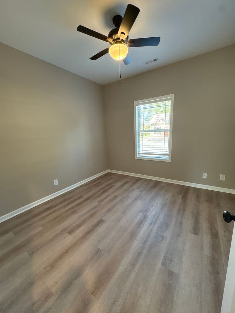 Manchester Apartment: 1109 S Spring St.