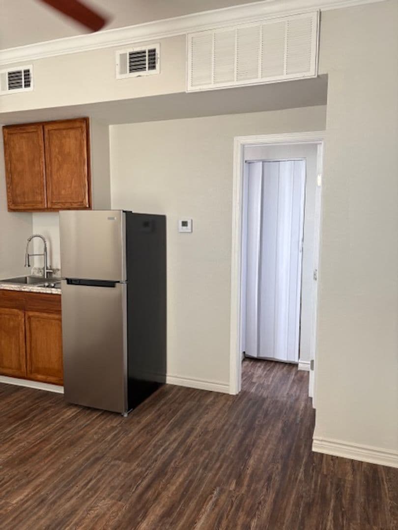 Midland Apartment: 4100 W. Illinois Ave - A101