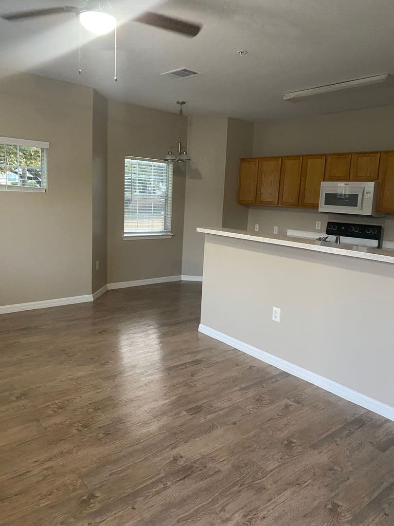 Boerne Apartment: 1000 Diamond Dr