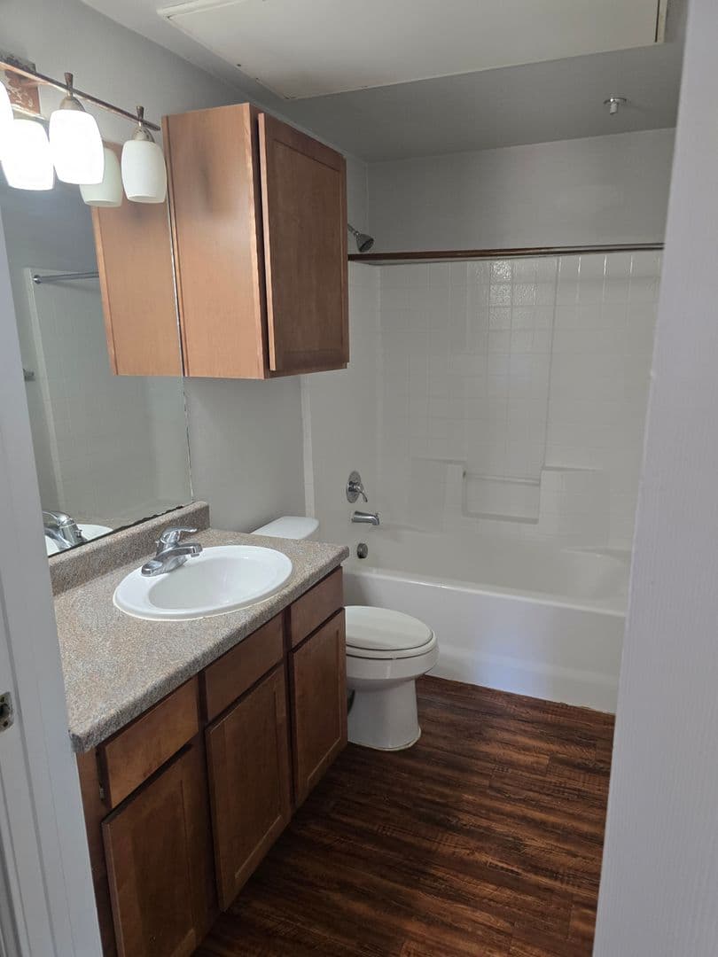 Midland Apartment: 4100 W. Illinois Ave - B308
