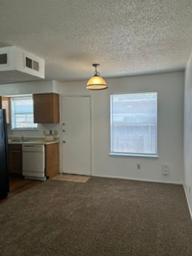 Lubbock Apartment: 5502 56th St.