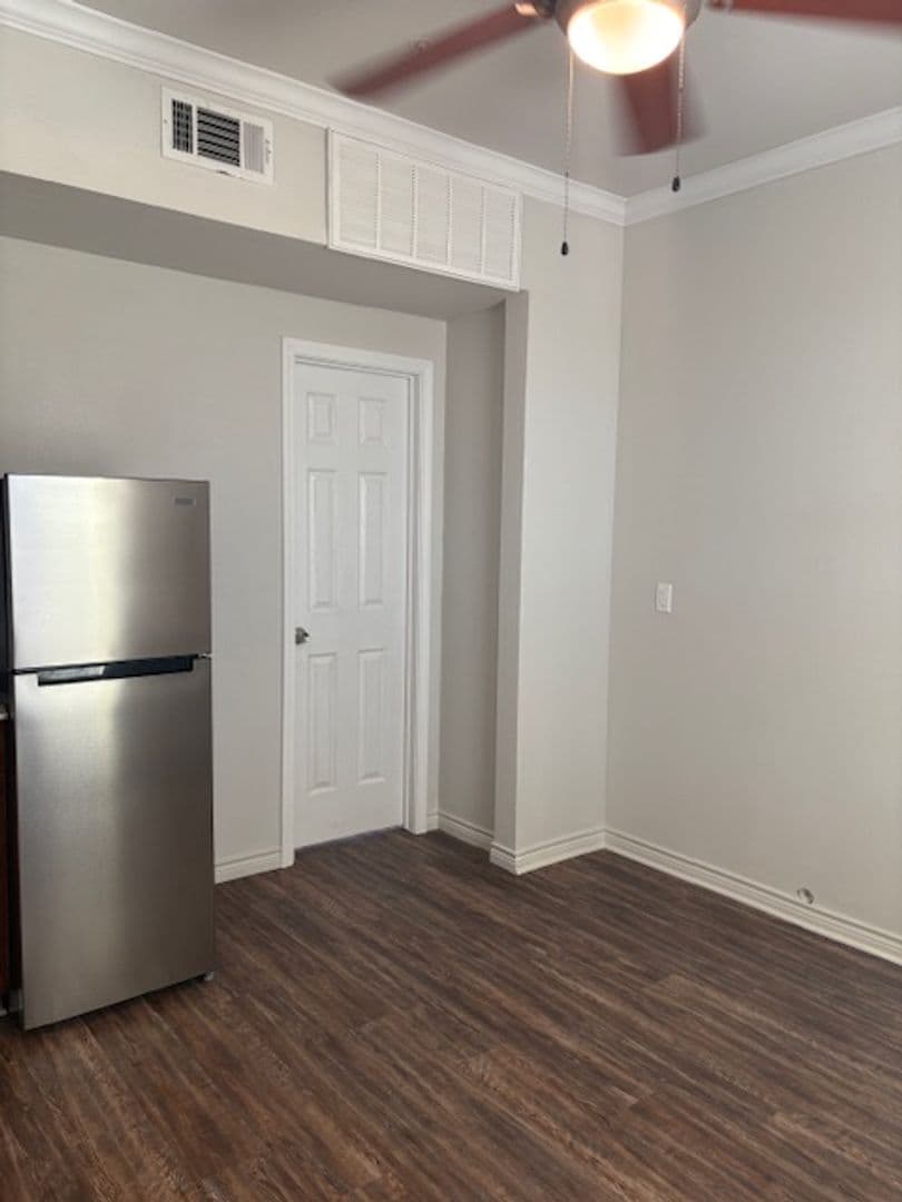 Midland Apartment: 4100 W. Illinois Ave - A101