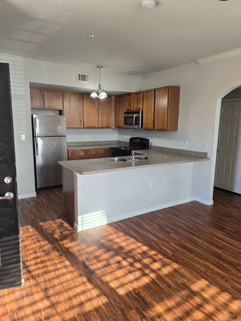 Midland Apartment: 4100 W. Illinois Ave - B308