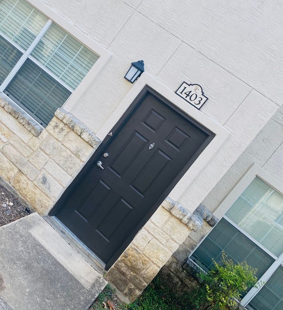 Boerne Apartment: 1000 Diamond Dr
