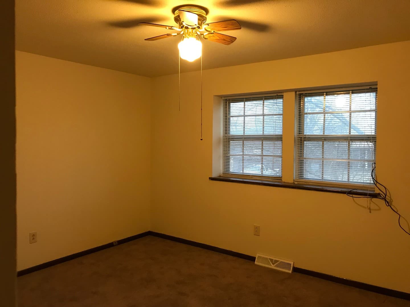 Columbia Apartment: 1484-86 Sonora Dr.