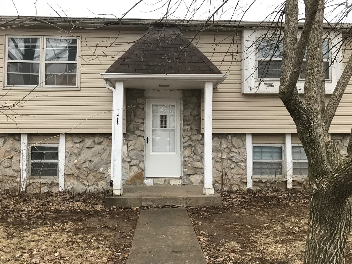 Columbia Apartment: 1484-86 Sonora Dr.