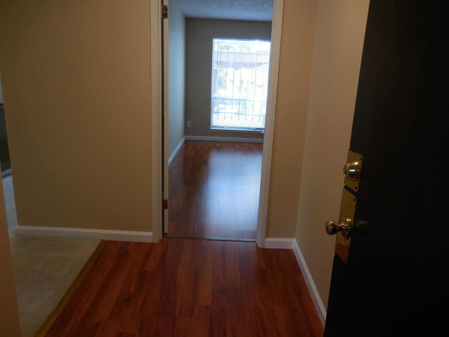 Oakland Apartment: 3300 Kempton Avenue