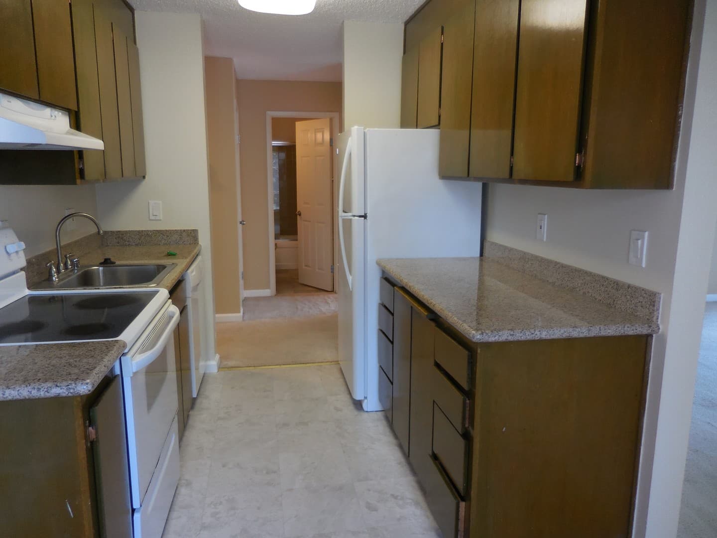 Oakland Apartment: 3300 Kempton Avenue
