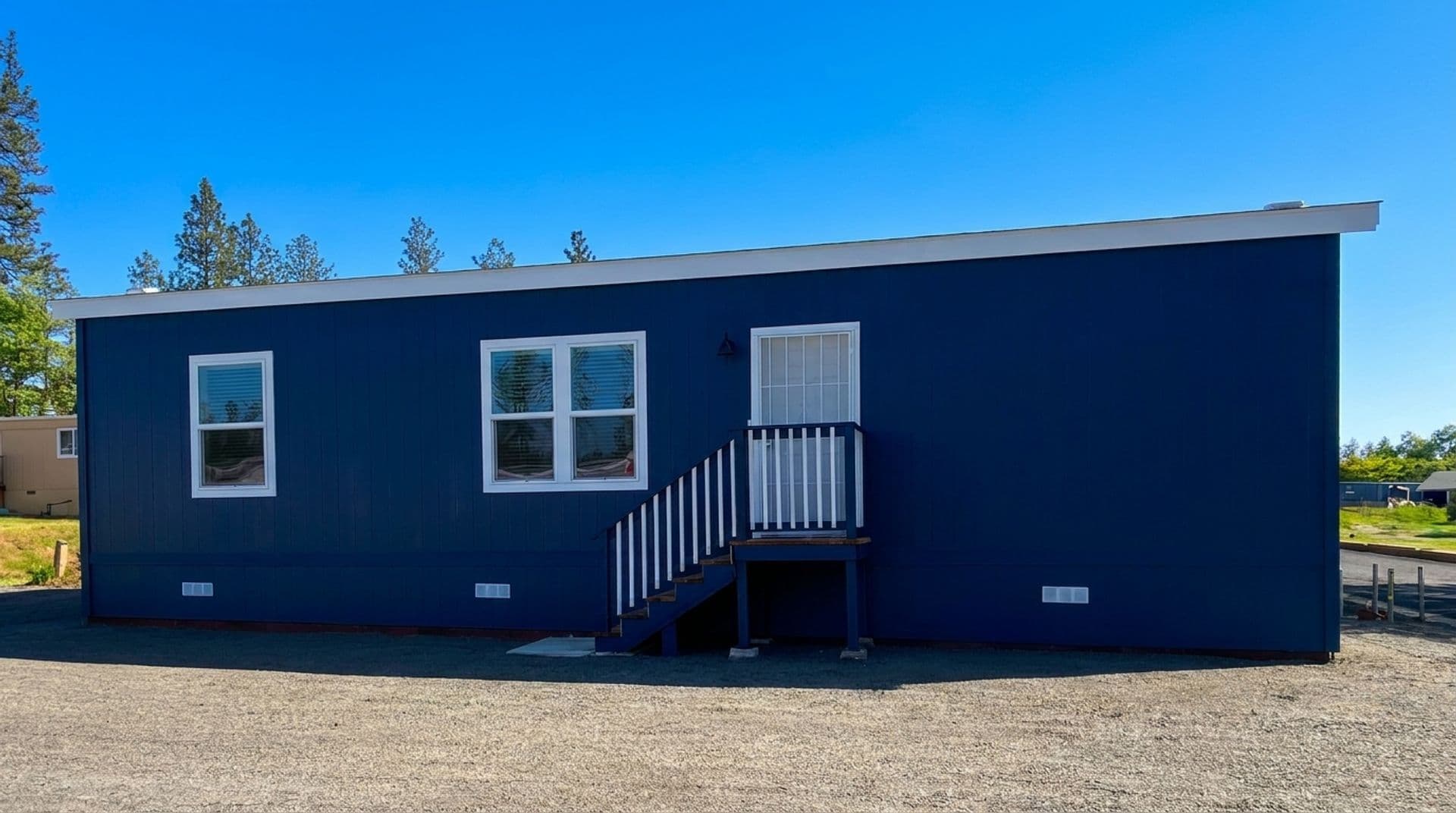 Paradise Apartment: 1280 Wagstaff Road
