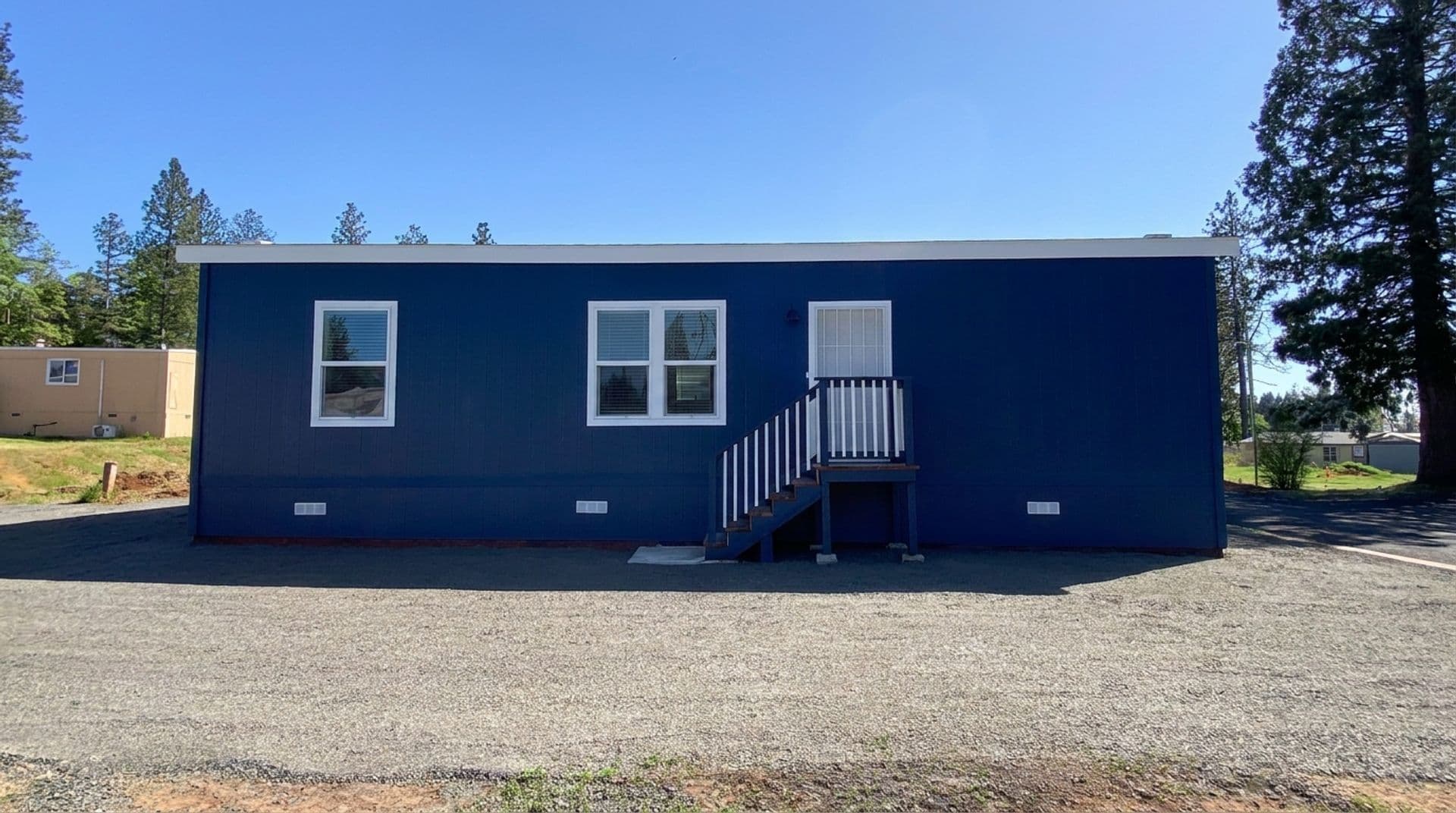 Paradise Apartment: 1280 Wagstaff Road