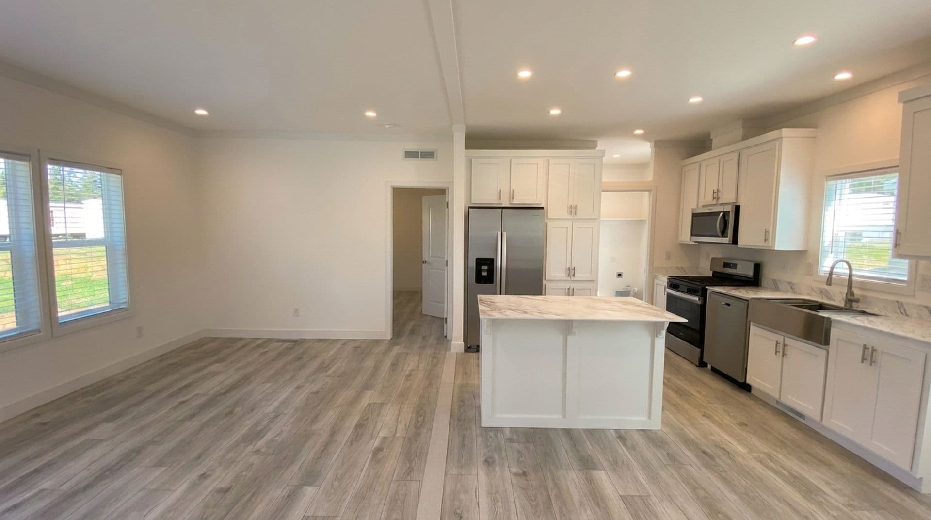 Paradise Apartment: 1280 Wagstaff Road